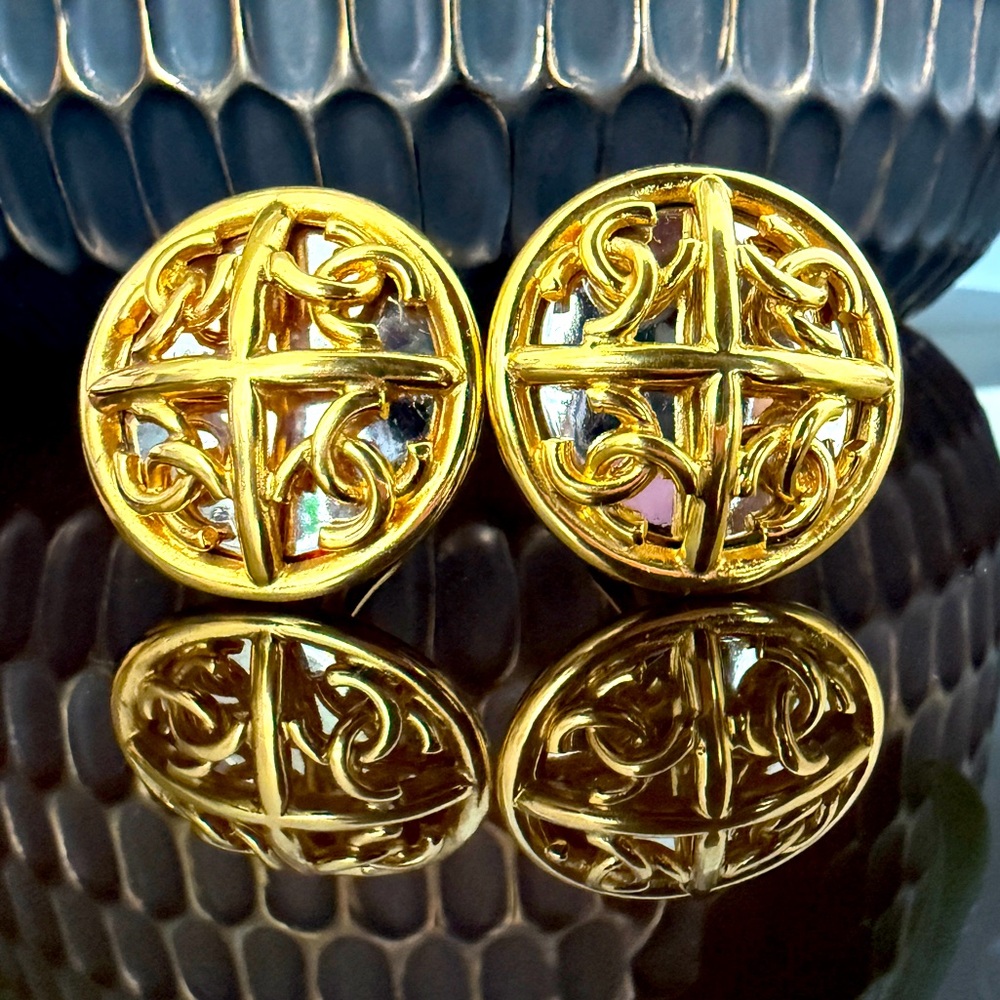 LOT 2092 24K gold plated CHANEL vintage two tone clip on earrings